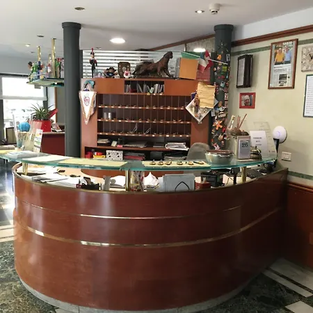 Hotel Centrale סן פלגרינו טרמה