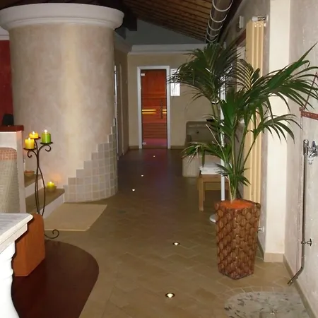 Hotel Centrale מלון