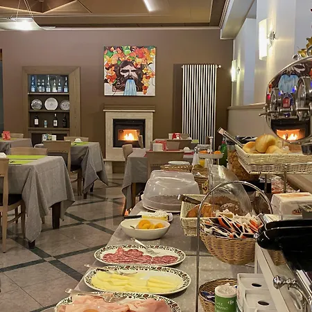 Hotel Centrale מלון