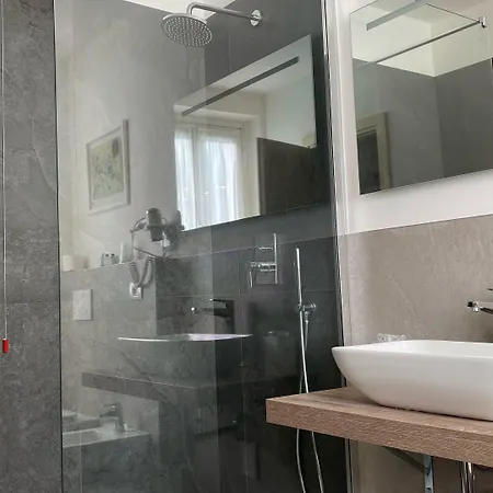 Hotel Centrale 3* סן פלגרינו טרמה
