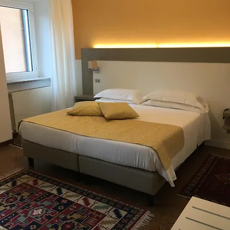 Hotel Centrale מלון סן פלגרינו טרמה